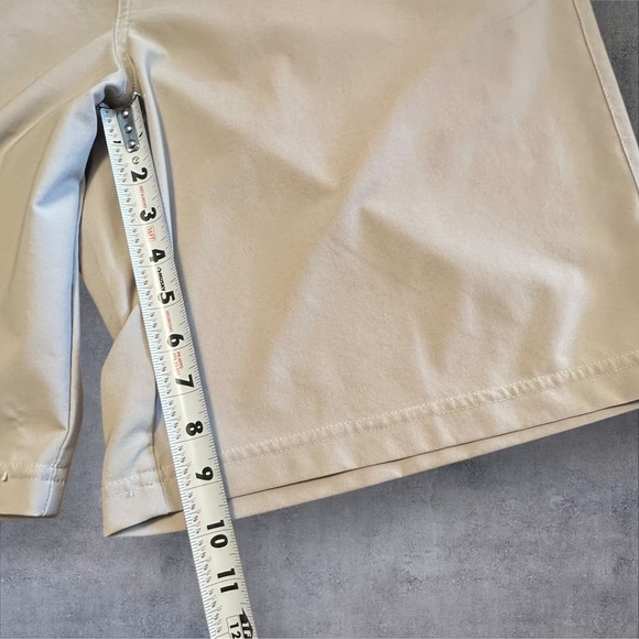 Columbia PFG Shorts Mens 38x10" Chino Flat Front Khaki Wicking Zip Pocket Logo - Picture 2 of 10